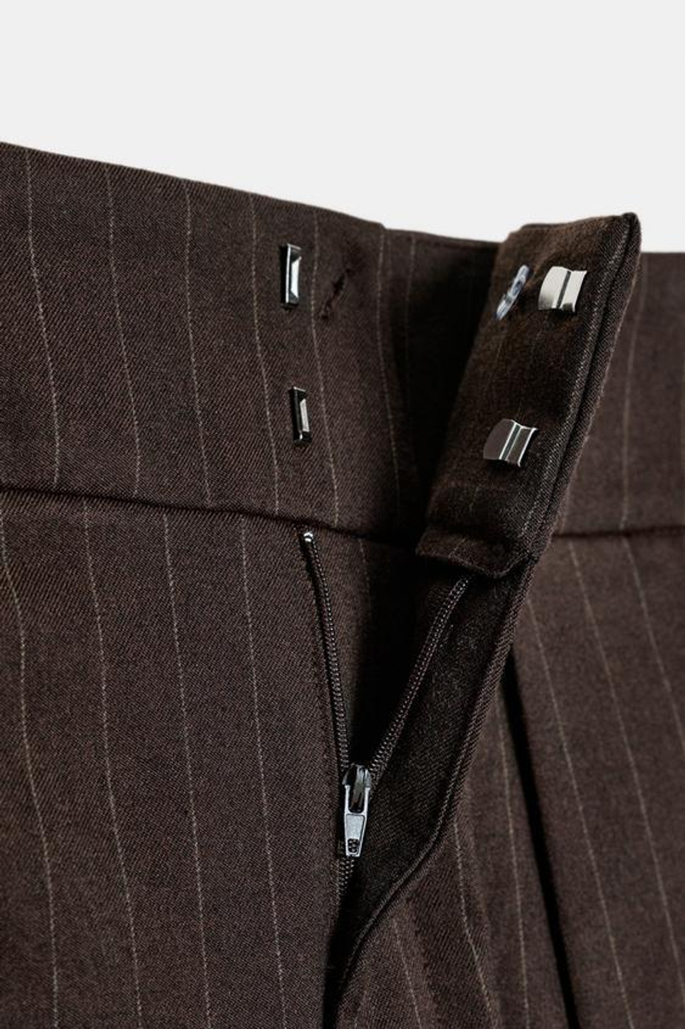 ZARA БРЮКИ BALLOON В ПОЛОСКУ С ЗАЩИПАМИ, КОРИЧНЕВЫЙ/ЭКРЮ