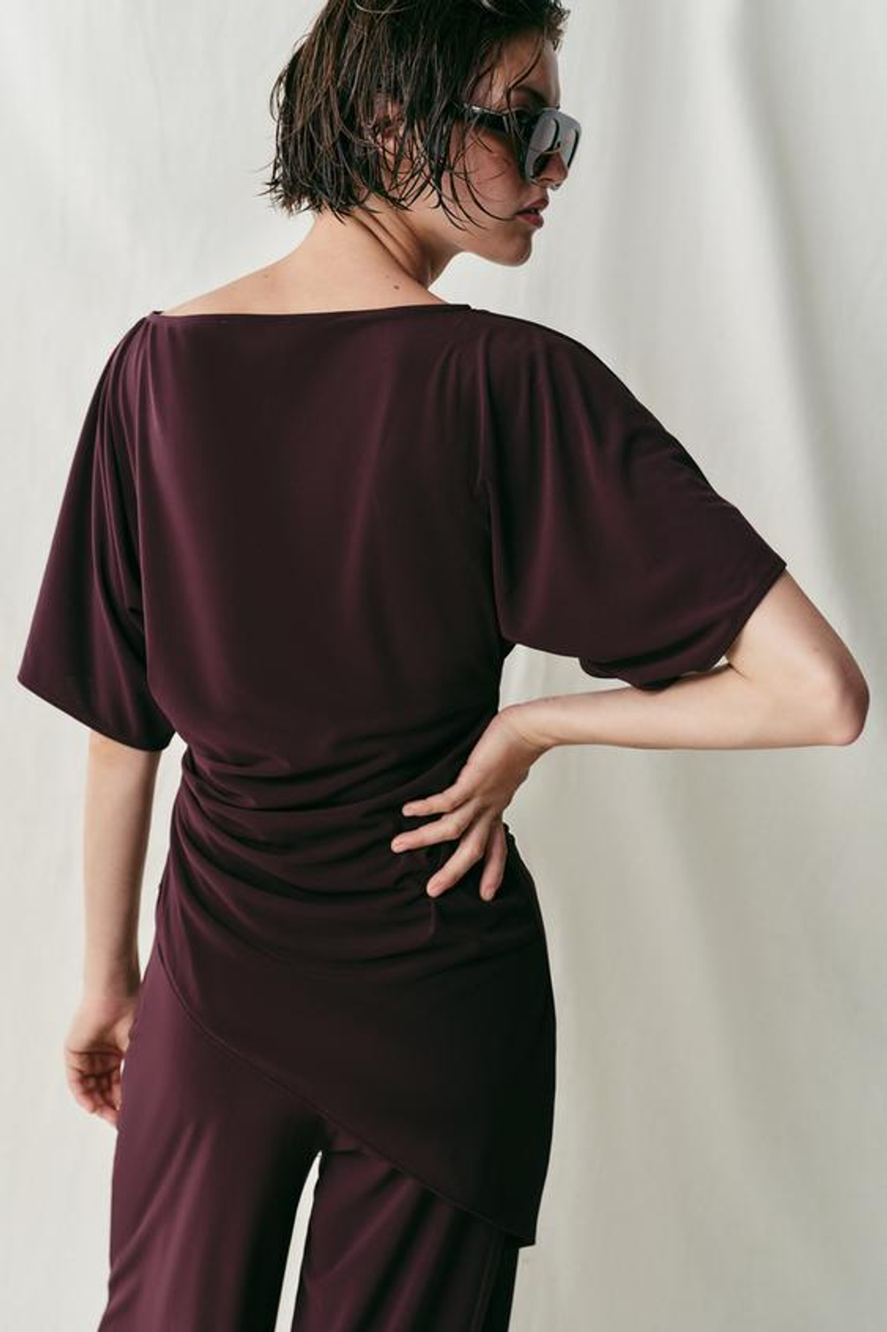 ZARA ДРАПИРОВАННЫЙ ТОП ИЗ КРЕПА, ВИННЫЙ
