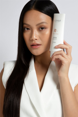 ICONIQUE Professional R+ Keratin repair Nourishing conditioner - регенерирующий кондиционер с кератином для сухих и поврежденных волос /   200  ml  / GTIN 8059300536247