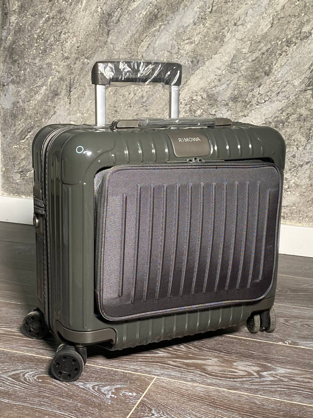 Деловые сумки-кейс Rimowa