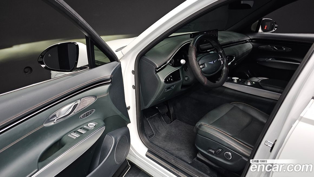 Genesis GV70 2.5T Бензин AWD (11.2021)
