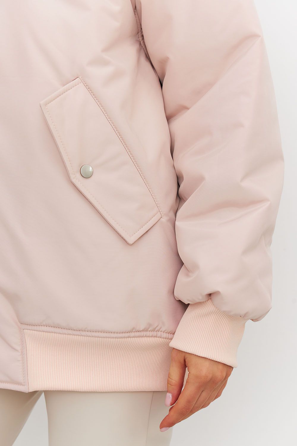 Куртка бомбер пудрово-бежевого цвета