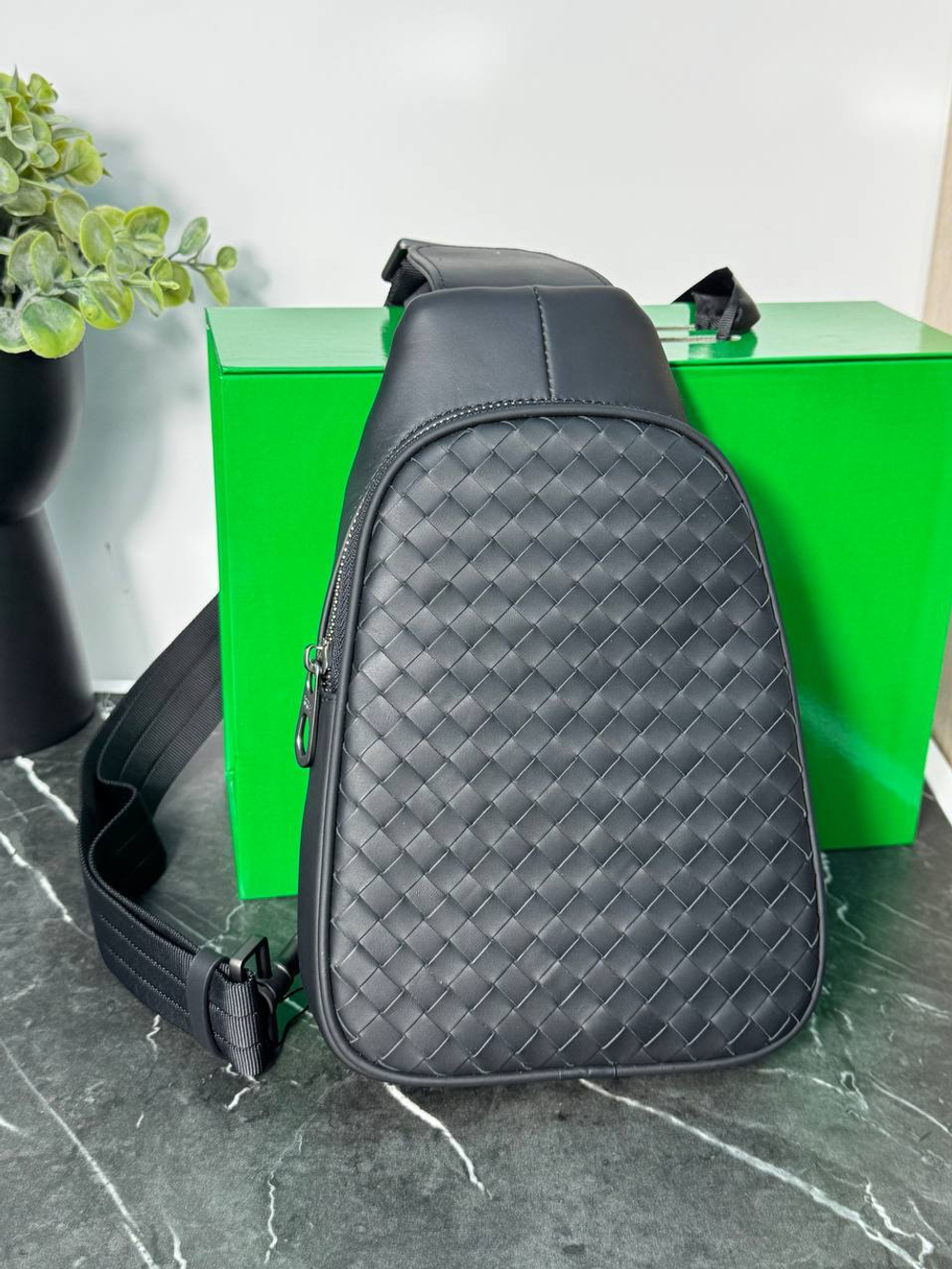 Сумка-слинг Bottega Veneta