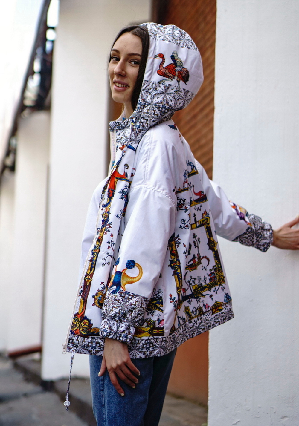 Белая ветровка 2024