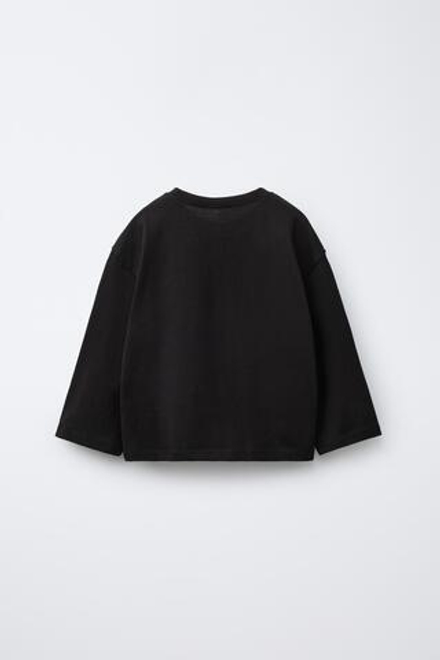 ZARA БАЗОВАЯ ФУТБОЛКА С ВЫШИТЫМ СЕРДЦЕМ, ЧЕРНЫЙ