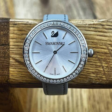 Часы Swarovski