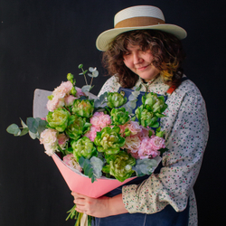 25. Эффектный тропический букет в современном стиле