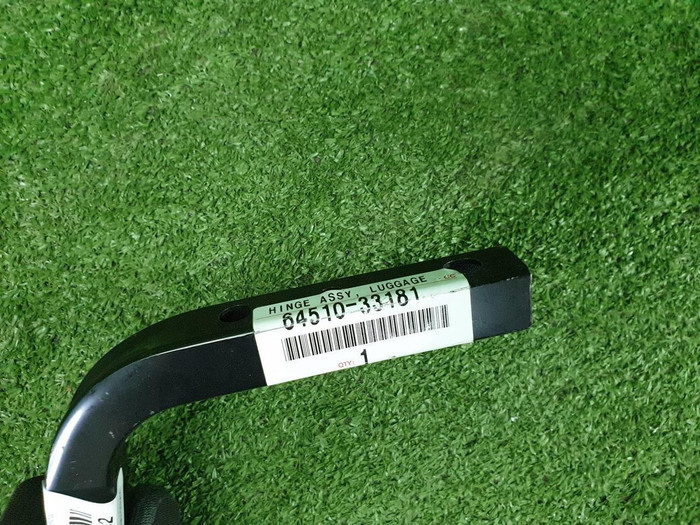 Петля крышки багажника Toyota Camry xv70 (2017-нв)