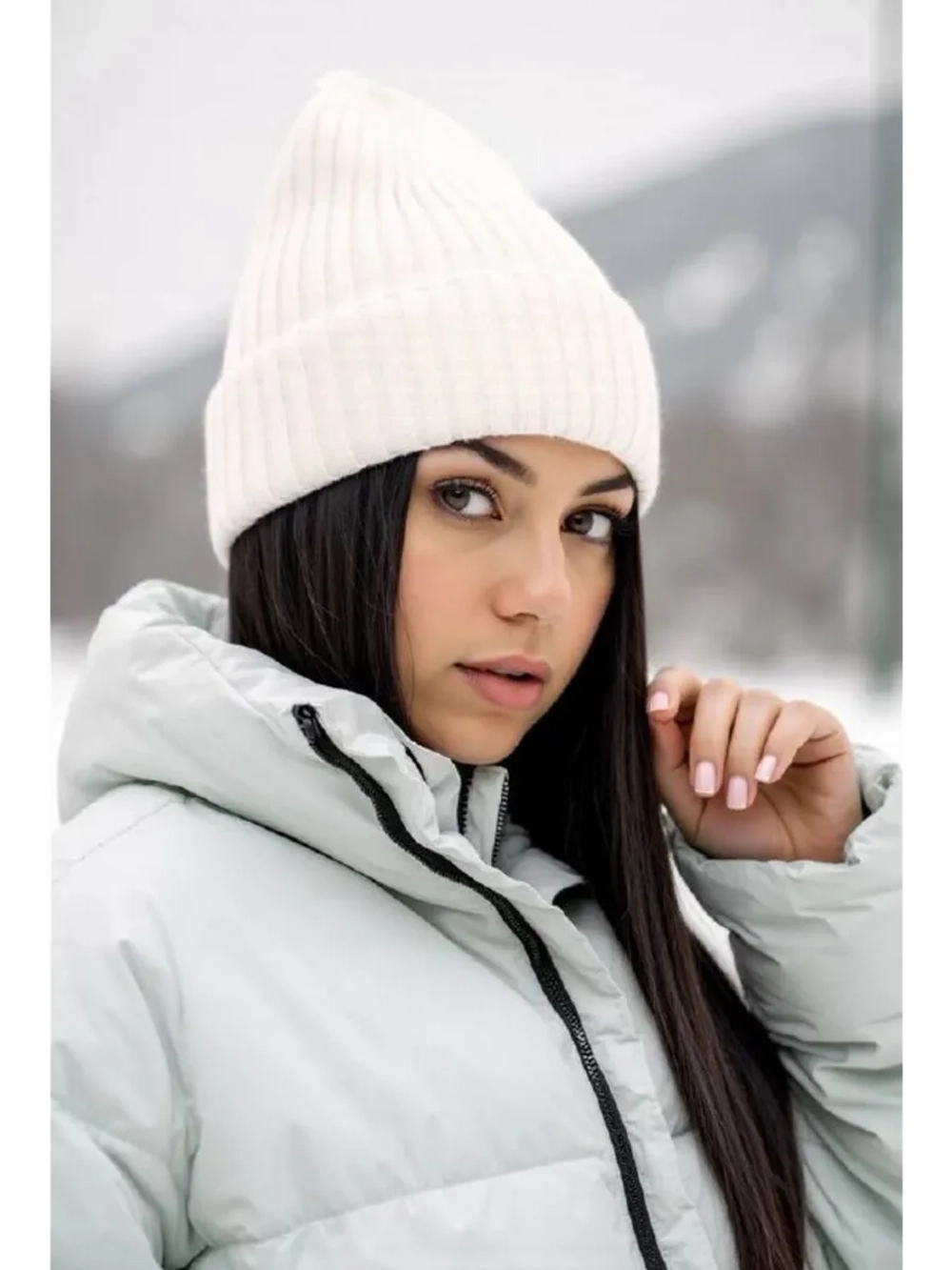 шапка вязаная теплая зимняя с отворотом стильная