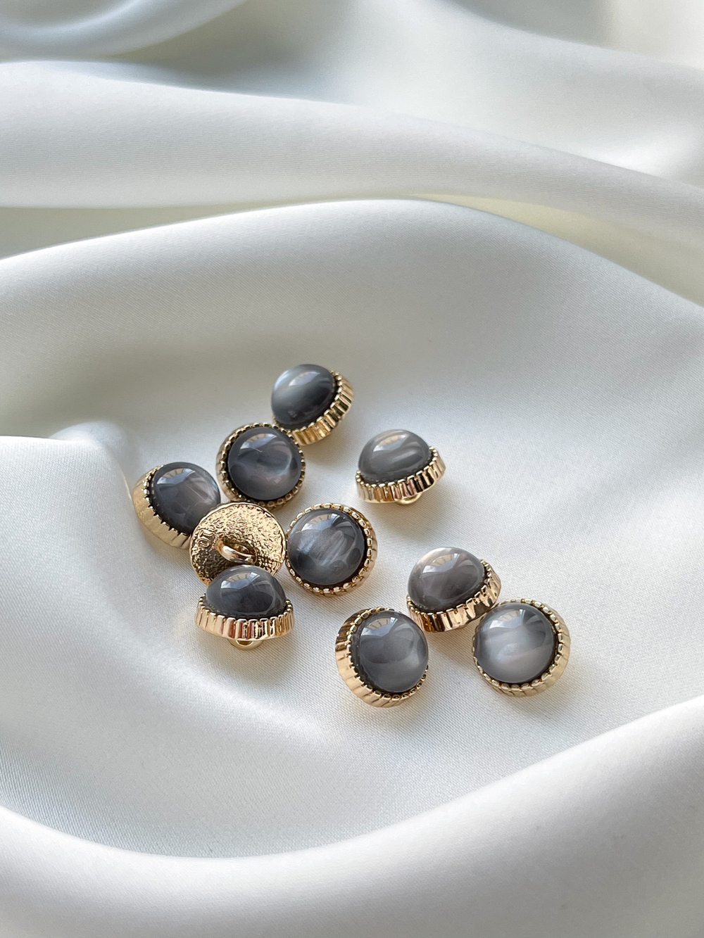 Пуговицы Золото Серые Луна