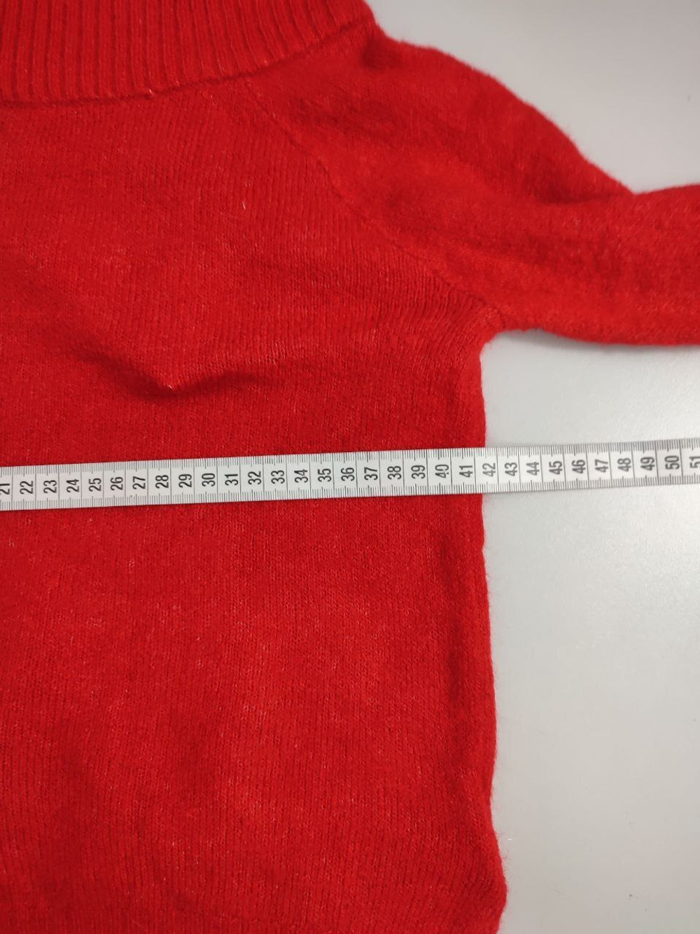 Джемпер H&M яркий на 9 лет