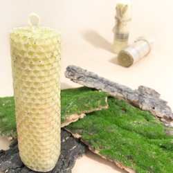 Свеча из вощины с Чистотелом 13 см