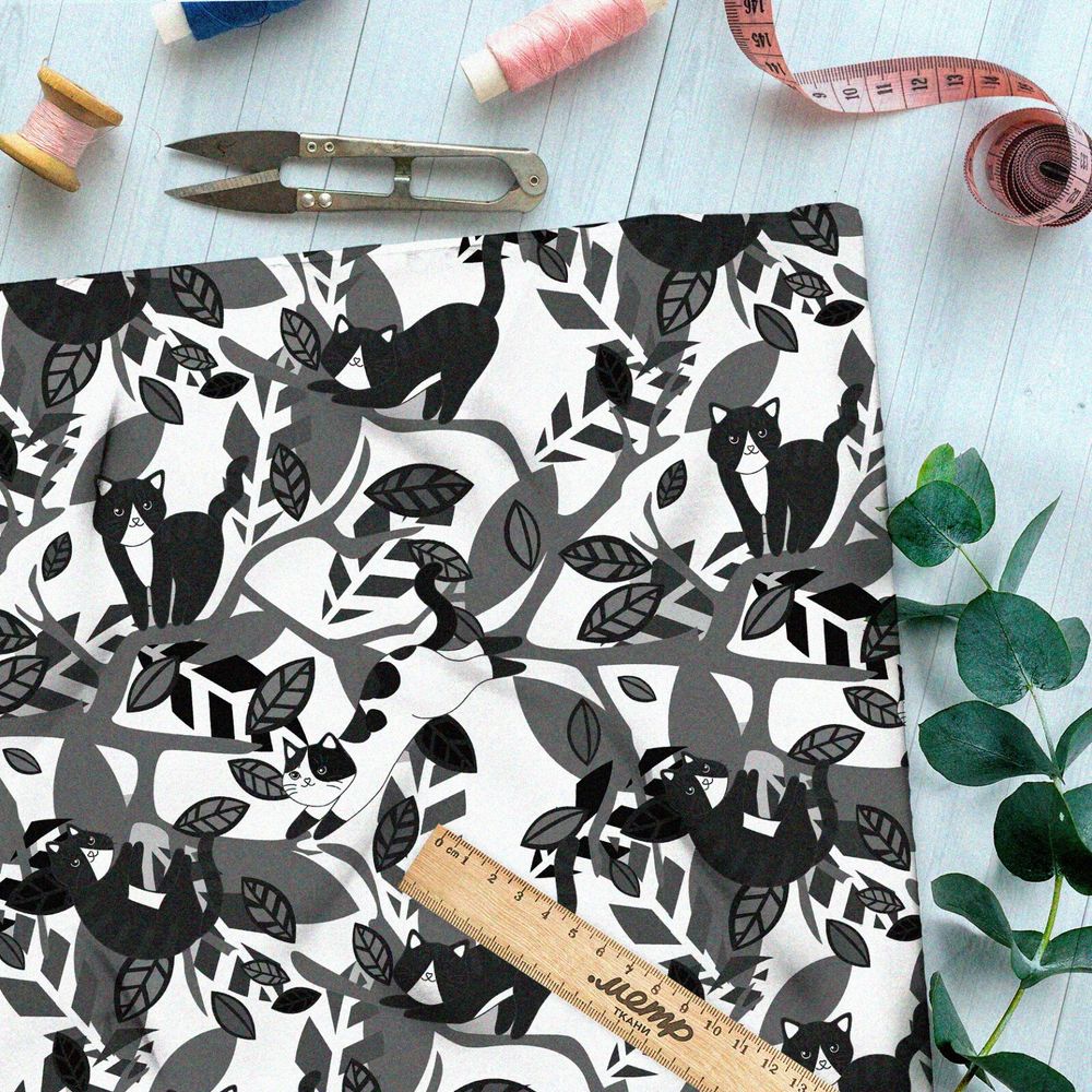 Ткань шифон чёрные коты на серых деревьях