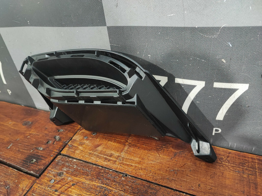 Накладка глушителя правая Mercedes GLE (C292) 15-19 Новое Оригинал A2928850723