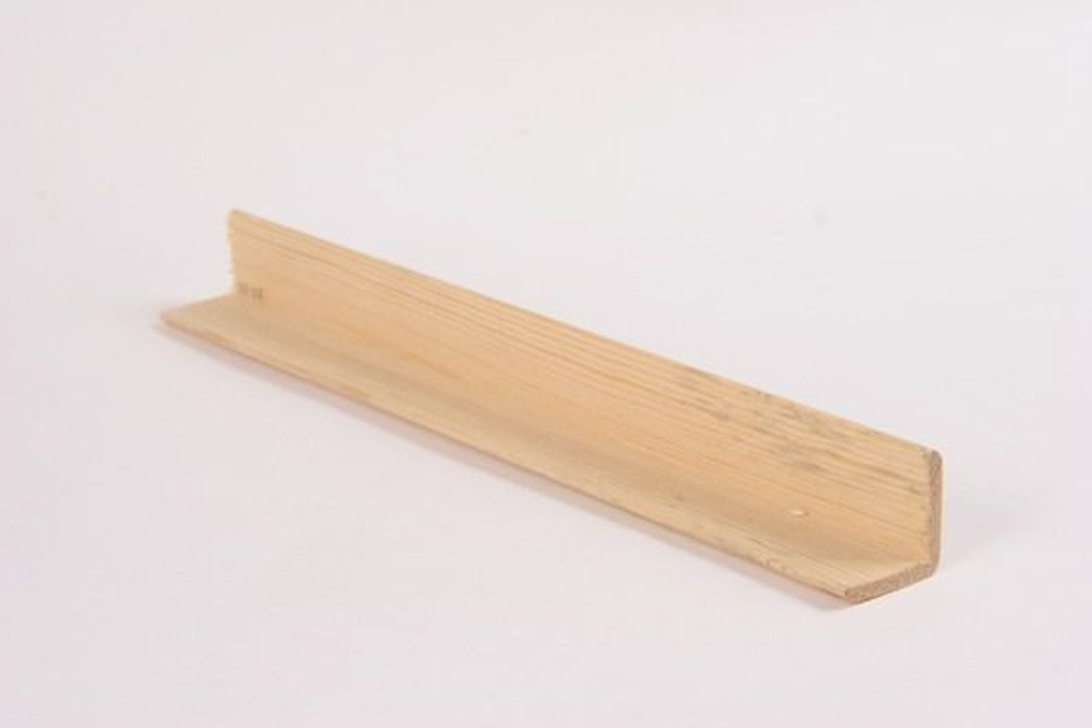 Уголок деревянный 35*35