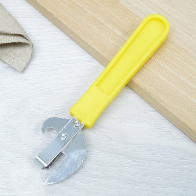 Консервооткрыватель с пластмассовой ручкой (884-060)