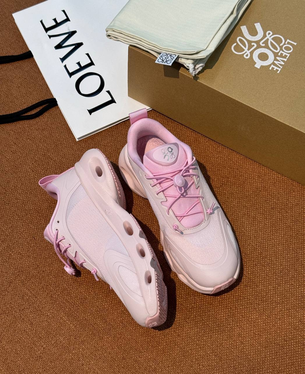 Кроссовки Loewe