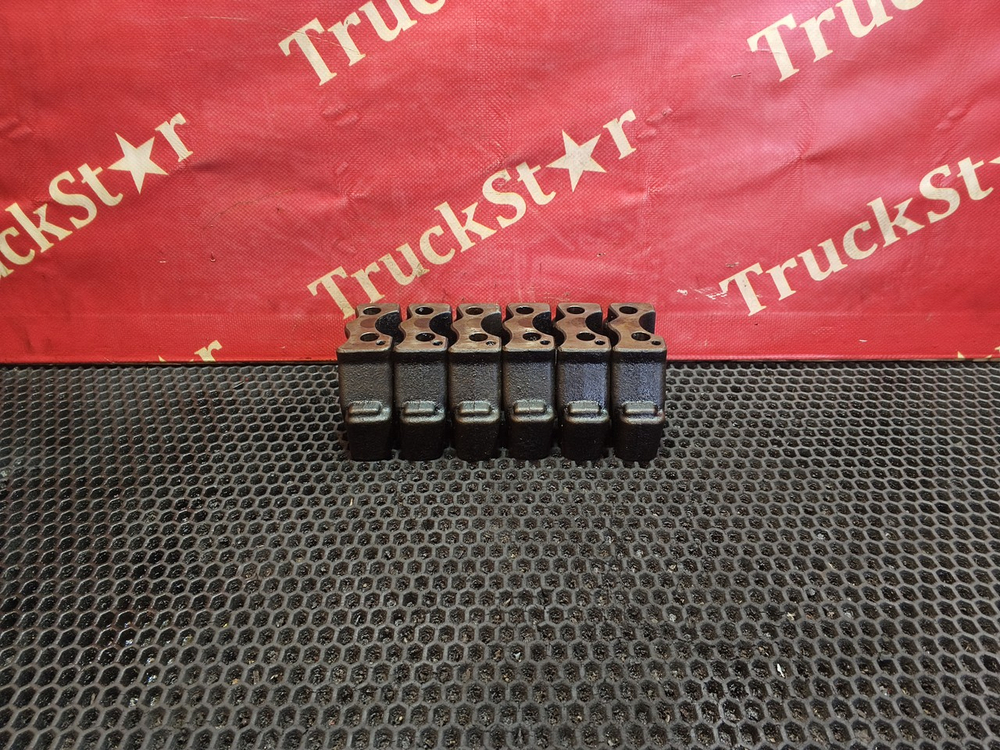 Комплект кронштейна вала рокеров