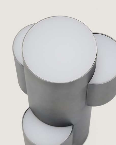 Переносная настольная лампа Adrina из темно-серого металла