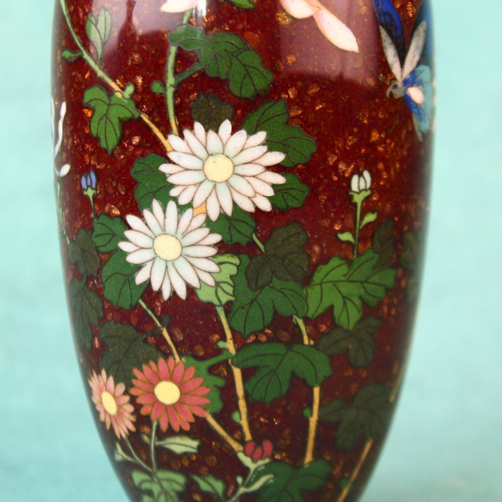 Парные вазы с хризантемами