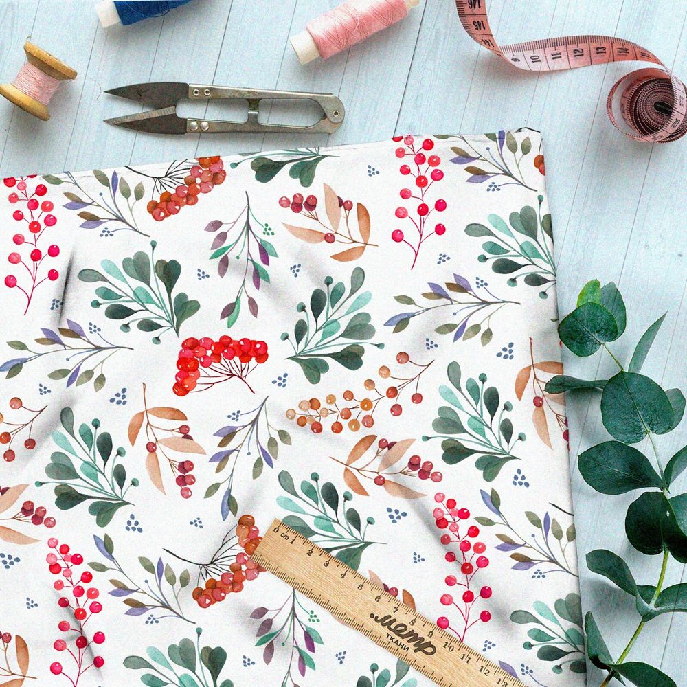 Ткань бифлекс спелые веточки брусники и смородины на белом фоне