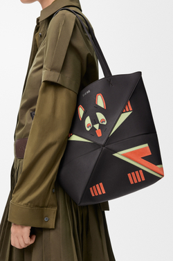 Loewe Сумка-тоут среднего размера Futurist Cat Puzzle Fold из телячьей кожи наппа, темно-серый