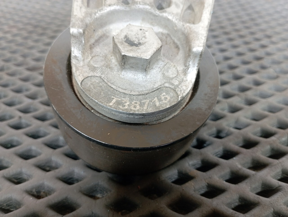 Ролик-натяжитель 2018г