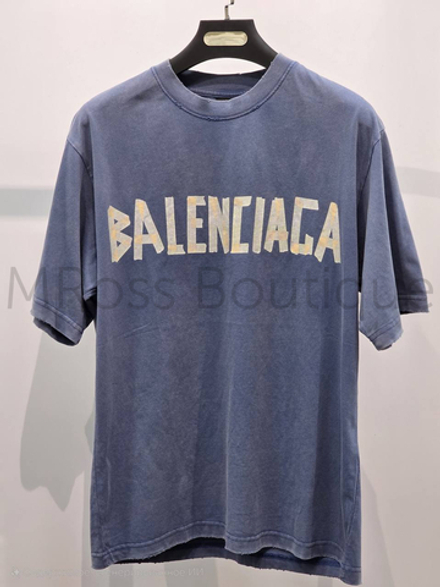 Женская футболка Balenciaga синего цвета с надписью