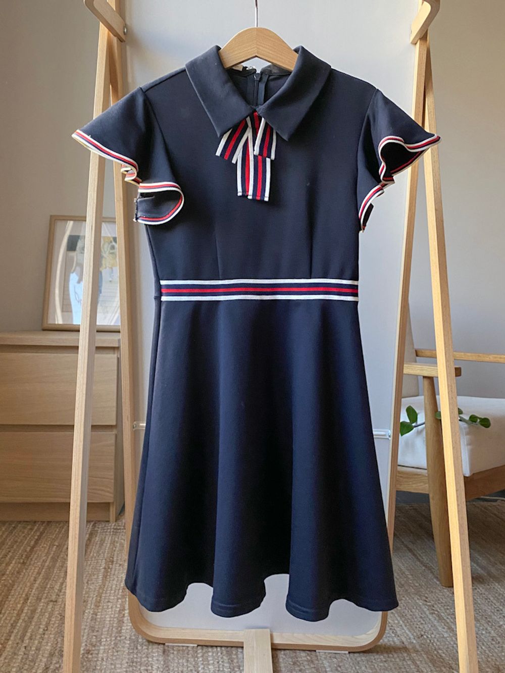 Новое платье Noble People, 128