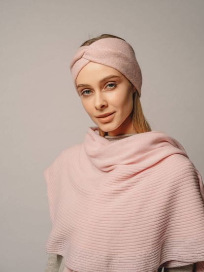 Женская повязка на голову розового цвета из кашемира - фото 3