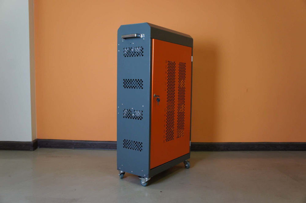 Тележка c розетками для зарядки 30 планшетов