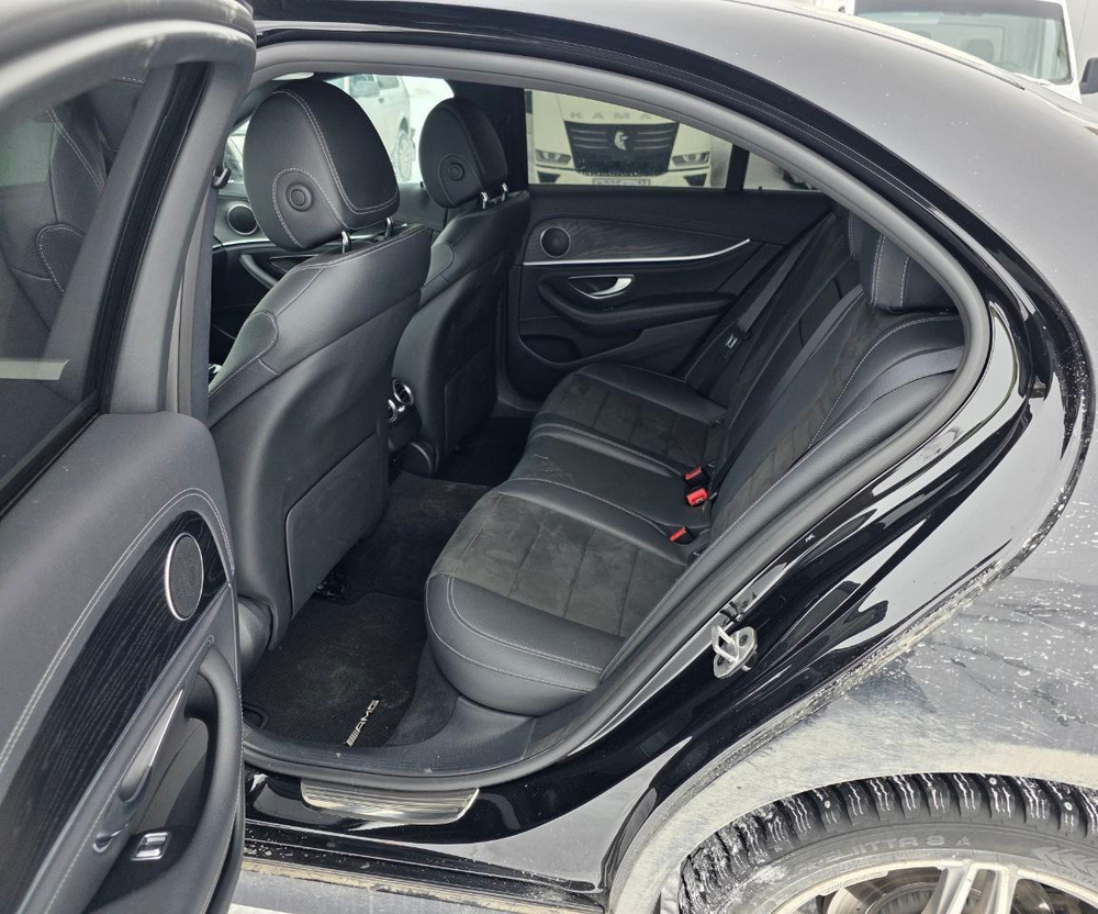 Mercedes-Benz E-CLASS 200 4MATIC Sport
