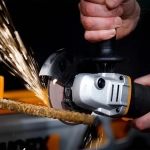 WORX WX803 аккумуляторная угловая шлифмашина (1 x 4 Ач, 1 x 2 Ач, ЗУ)