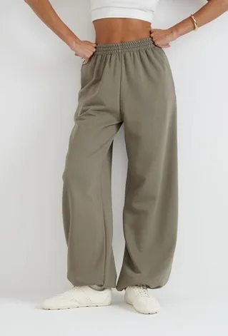 Широкие джоггеры без начеса с утяжкой цвета хаки