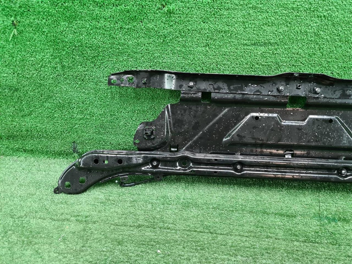 Телевизор верхняя часть BMW 3er G20 (2018-н.в.)