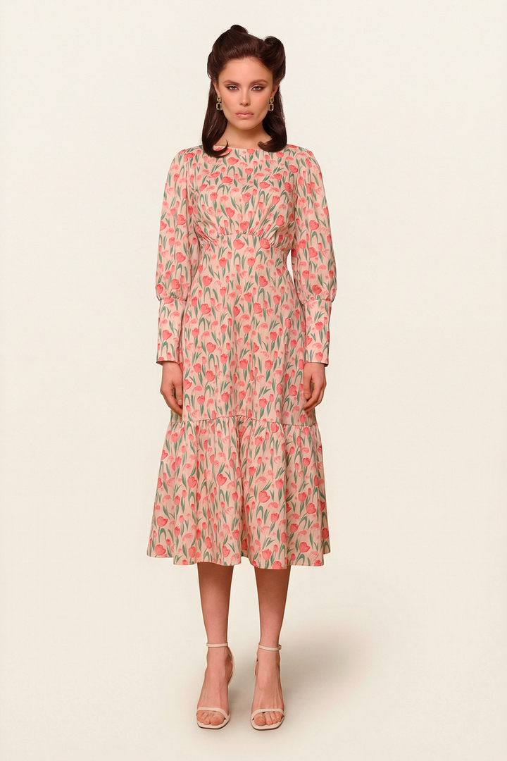 Платье с широкими манжетами