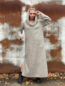 Платье Assassin / не знаем какой это цвет / красивый