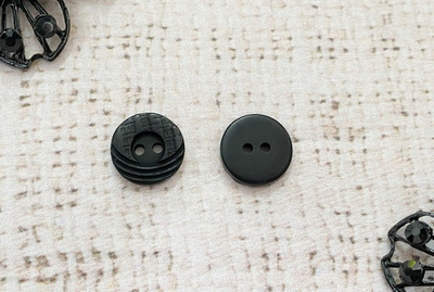 Пуговицы, d 1,3 см, 2 прокола