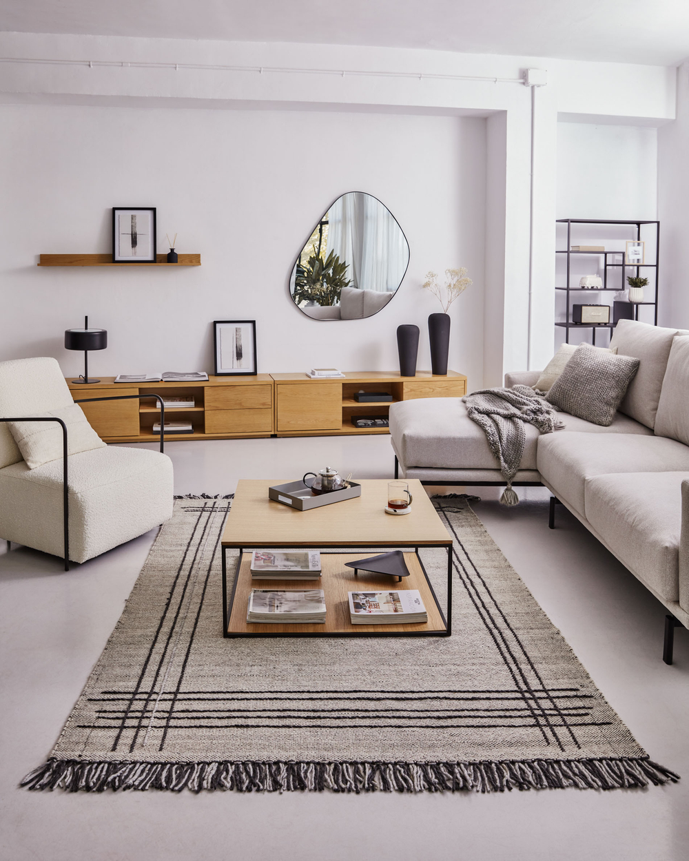 Abilen Тумба под TV с одной дверцей из шпона дуба с 2 ящиками 150 x 43,6 см