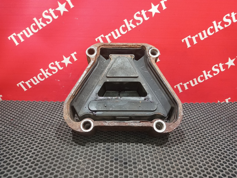 Подушка двигателя задняя