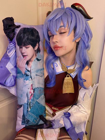 Мини дакимакура Ви из БТС | BTS арт. M0775, 60х20 см