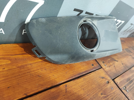 Накладка переднего бампера Caddy 3 Touran 10-15 Б/У Оригинал 1T0853666T