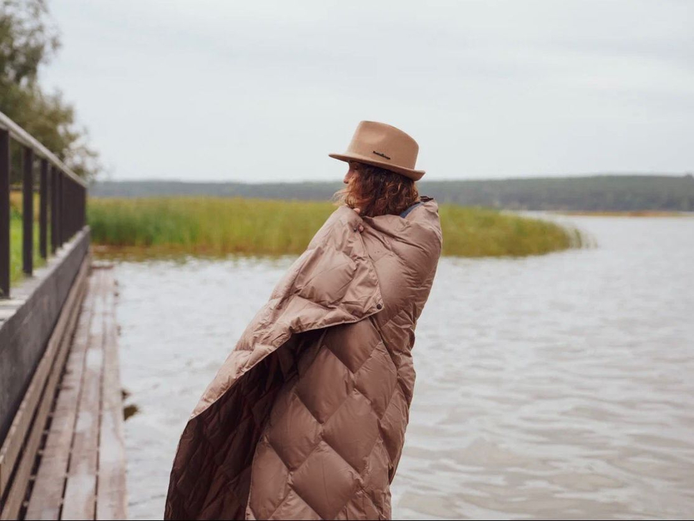 Дорожный плед-пончо пуховый 130х170 German Grass Travel Cape Plaid темно-бежевый