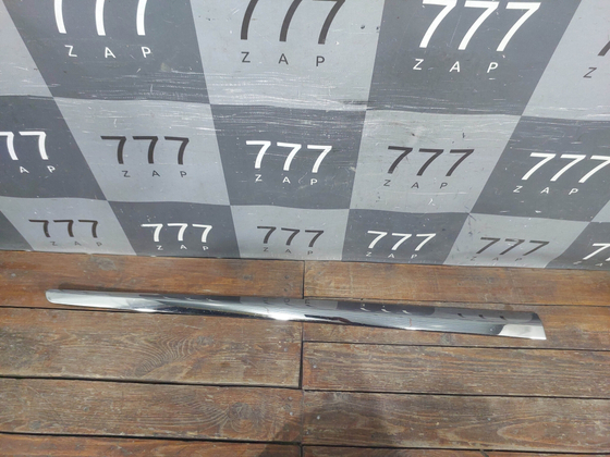 Молдинг двери передней левой Infiniti JX35 QX60 L50 13-нв Б/У Оригинал 808713JA0A