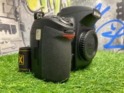 Nikon D700 109.000 кадров