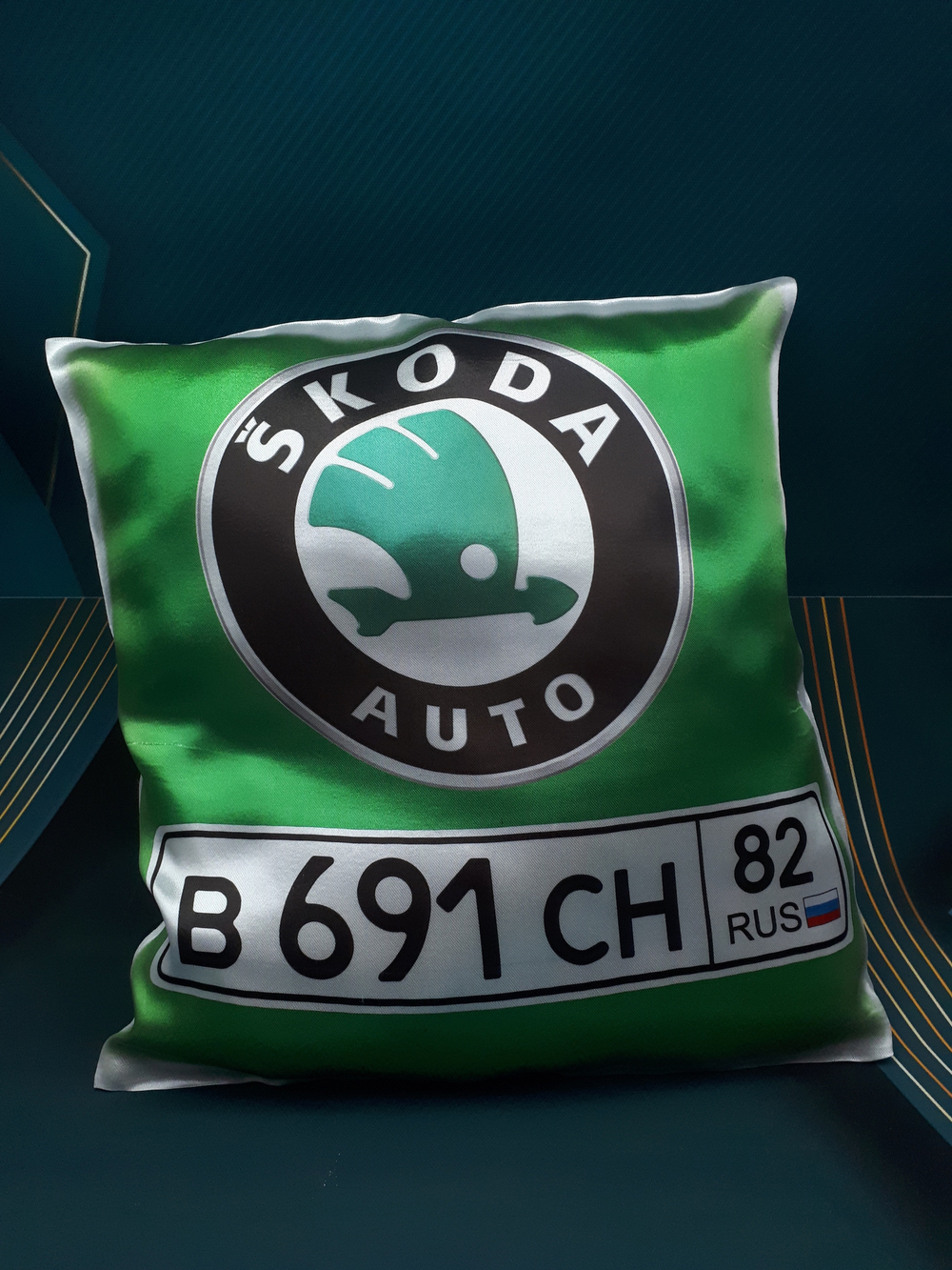 подушка атласная авто