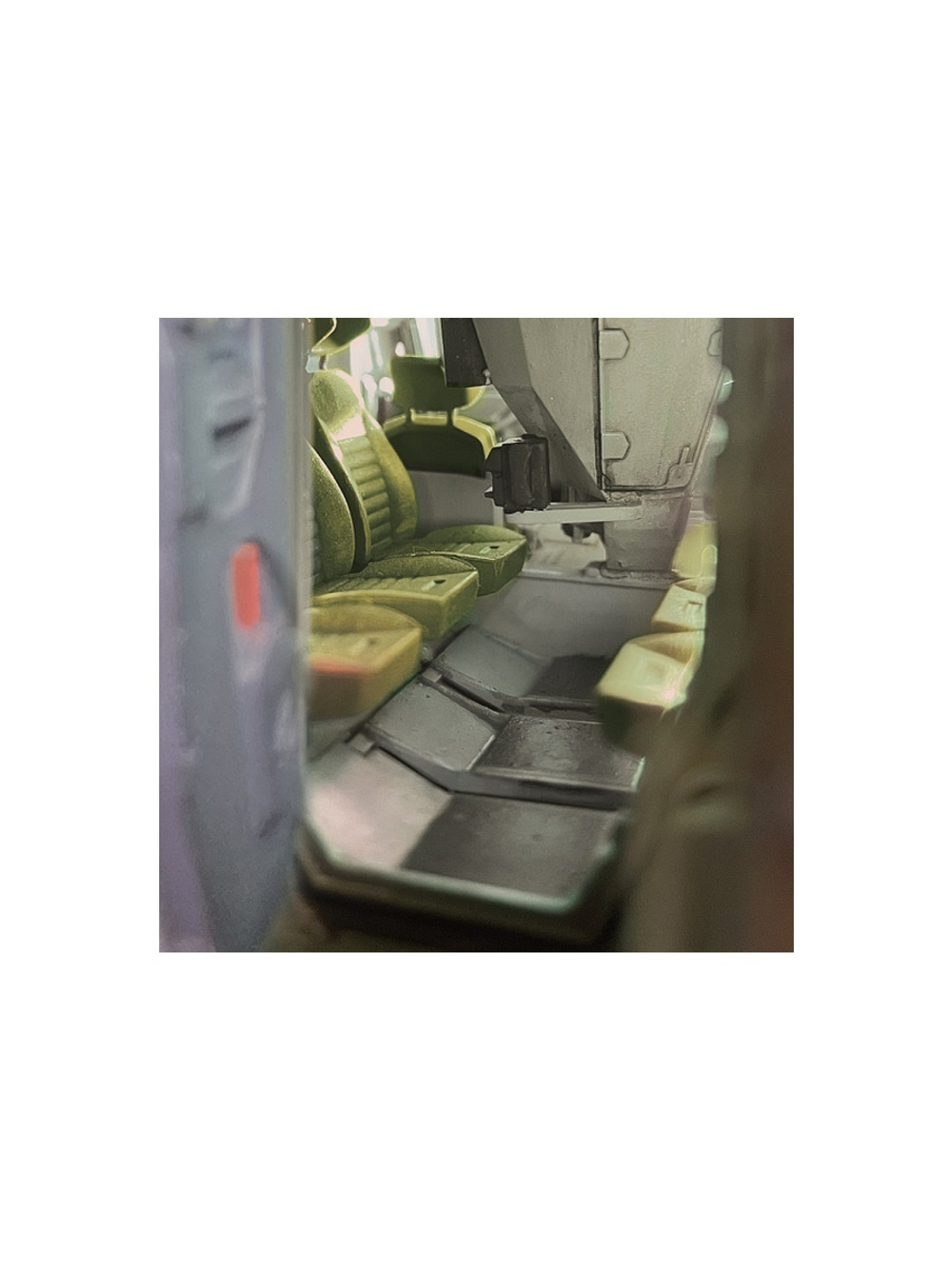 Сборная модель ZVEZDA Российский бронеавтомобиль Тайфун ВДВ 4*4 К-4386 с БМДУ, 1/35