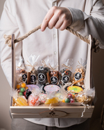 Подарочная корзина с крем-медом, орехами и сухофруктами