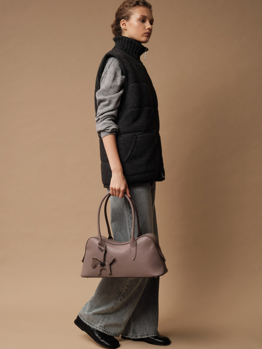 V0442-8101 Жилет темно-серый dbr