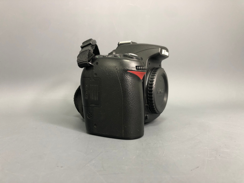 Nikon D90 (Не делает фото, ошибка EM) 36.200 кадров